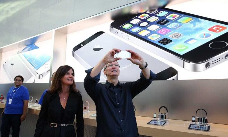 Apple's Product Launch Strategy: The Art of Building Anticipation